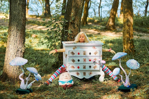 Alice Harikalar Diyarında kitabı incelemesi, çocuklar için uygun mu?