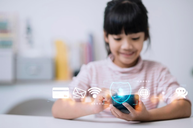 Çocuklar ve Sosyal Medya Güvenliği