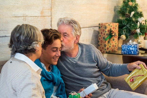 Büyükanne Büyükbaba İlişkileri